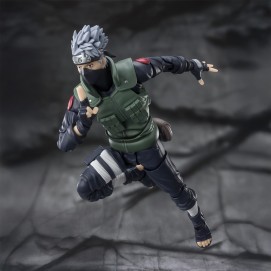 HATAKE KAKASHI THE FAMED SHARINGAN HERO VER. FIG. 15 CM NARUTO SHIPPUDEN SH FIGUARTS RE-RU