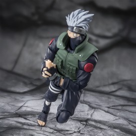 HATAKE KAKASHI THE FAMED SHARINGAN HERO VER. FIG. 15 CM NARUTO SHIPPUDEN SH FIGUARTS RE-RU