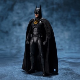 BATMAN (THE FLASH) FIG. 15 CM THE FLASH DC UNIVERSE SH FIGUARTS                 PRECIO NETO / FECHA LIMITE: 26/07/2023