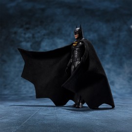 BATMAN (THE FLASH) FIG. 15 CM THE FLASH DC UNIVERSE SH FIGUARTS                 PRECIO NETO / FECHA LIMITE: 26/07/2023