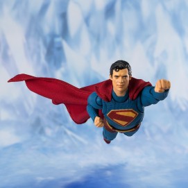 SUPERMAN FIGURA 16,5 CM SUPERMAN 2025 SH FIGUARTS