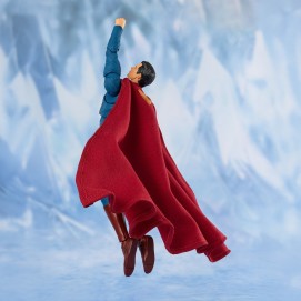 SUPERMAN FIGURA 16,5 CM SUPERMAN 2025 SH FIGUARTS