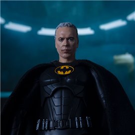 BATMAN (THE FLASH) FIG. 15 CM THE FLASH DC UNIVERSE SH FIGUARTS